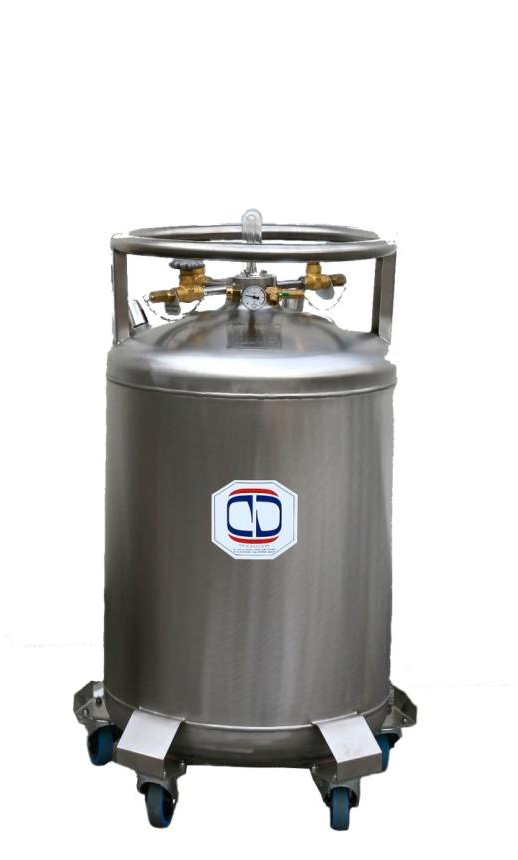 photo 120 L pressurized tank